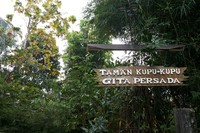 Taman Kupu-kupu Gita Persada bisa ditemukan di Jl Way Rahman, Kemiling, Bandar Lampung. Lokasinya masih termasuk dalam area kaki Gunung Betung yang sejuk dan asri (Kurnia/detikTravel)