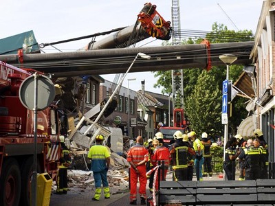 Dua Crane Ambruk Timpa Rumah di Belanda
