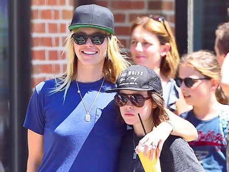 Ellen Page Pamer Kemesraan dengan Kekasih Wanitanya