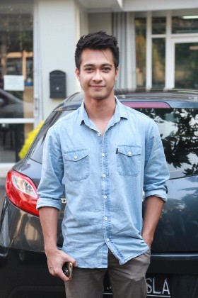 Saat Ditangkap Eza Gionino Hanya Pamit Beli Makan ke Ibunda