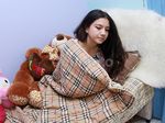 Sleeping Beauty... Cassandra Lee Lagi Tidur Aja Cantik Banget