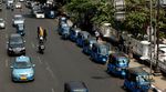 Dilarang Parkir, Bajaj dan Taksi Nekat Mangkal