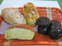 FAB menyediakan 44 pilihan obao dan pastry lainnya. Beberapa diantaranya adalah choco bun, choco pistachio mango, psyllium quinoa, charcoal beef, dan snowy milk.