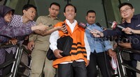 Adriansyah mendatangi KPK untuk menandatangani berkas pelimpahan dan mengaku siap untuk segera menjalani persidangan dan duduk di kursi pesakitan sebagai terdakwa di pengadilan Tipikor, Kamis (6/8/2015).