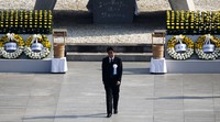 Perdana Menteri Jepang Shinzo Abe memimpin upacara peringatan 70 tahun tragedi bom atom Hiroshima. Toru Hanai/Reuters/detikFoto.