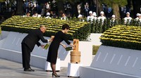 Upacara peringatan 70 tahun tragedi bom atom Hiroshima berlangsung khidmat. Thomas Peter/Reuters/detikFoto.