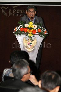 Tugas advokat berkaitan dengan menjaga kerahasiaan klien. Para advokat dalam UU Advokat dilarang membuka setiap rahasia kliennya. Mengacu pada PP nomor 43 tahun 2015 tersebut, Peradi meminta PPATK untuk menjelaskan hal mana saja yang berkaitan dengan klien yang perlu dilaporkan.