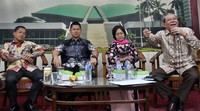 Ketua DPP PAN Yandri Susanto, Peneliti LIPI Siti Zuhro, Ketua Dewan Pembina HIPMI Raja Sapta Oktohari dan Ketua Komisi II DPR Rambe Kamarulzaman, menjadi pembicara dalam diskusi pilkada di Kompleks Parlemen. Lamhot Aritonang/detikFoto.