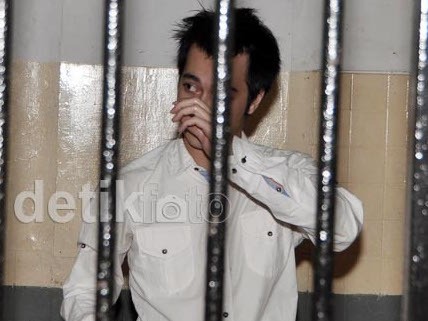 Merasa Kecolongan, Keluarga Yakin Eza Gionino Bukan Pecandu