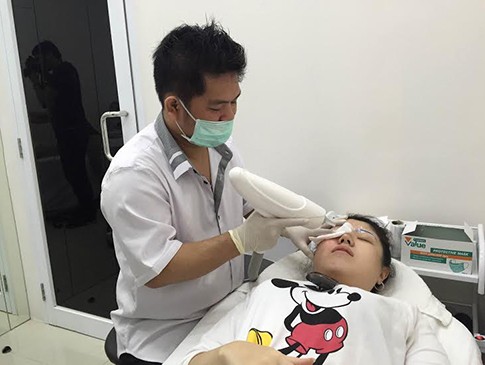 Tina Toonita Ingin Kurangi Make Up Menor