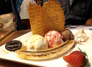The Eifel Tower dan Macaron Collection, Kreasi Terbaru dari Hageen-Dazs Kafe