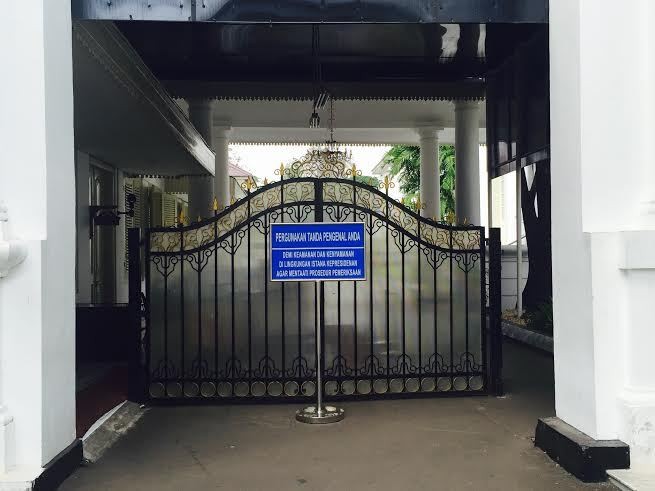 Panggil Menkeu Bambang, Jokowi Ingin Ekonomi Tumbuh di Atas 5%