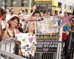 Mariah Carey Seksi dan Glamor di Hollywood Walk of Fame
