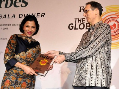 BCA Raih Penghargaan Forbes
