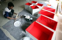 Persiapan pun terus dilakukan oleh para pekerja di Istora Senayan, Jakarta, Kamis (06/08/2015).