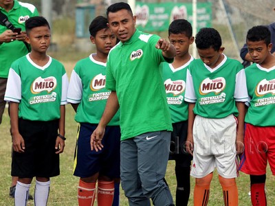 Firman Utina Beri Motivasi dan Coaching Clinic