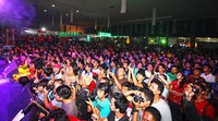 Para wanita cantik itu menjadi obyek foto para pengunjung Hot Import Nights (HIN). Ist/HIN.
