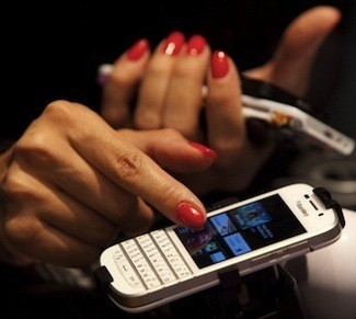 Menperin: BlackBerry Jangan Cari Duit Doang, Bangun Pabrik Dong!
