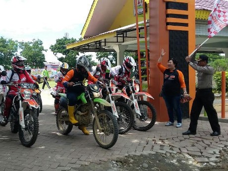 Viar Cross X Mulai Ekspedisi Keliling Indonesia