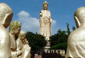 Gambaran Surga Versi Buddha di Taiwan