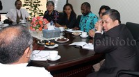 Pertemuan tersebut untuk koordinasi awal pasca peristiwa pembakaran masjid di kabupaten yang terletak di pedalaman Papua itu. Lamhot Aritonang/detikFoto.     