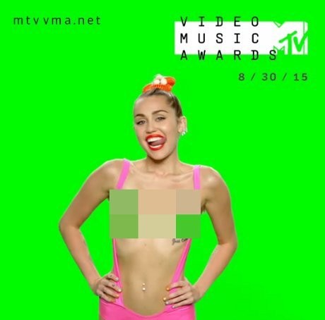 Umumkan Jadi Host MTV VMA 2015, Miley Cyrus Topless