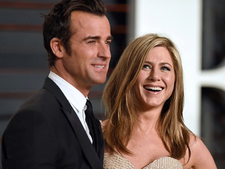 Ssttt... Jennifer Aniston dan Justin Theroux Diam-diam Sudah Resmi Menikah