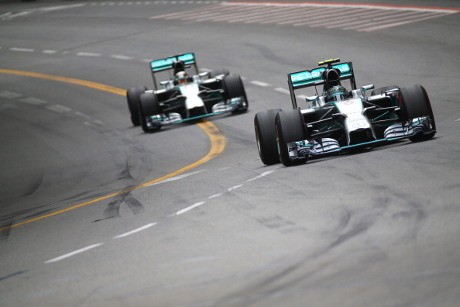 Hamilton dan Rosberg Lebih Terbiasa dengan Rivalitas, Mercedes Kini Adem-ayem