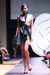 Lotuz by Yosep Sinudarsono La Rose Fall/Winter 2015 at Ballroom Raffles Hotel. Jakarta. 05/08/2015. [Foto: Mohammad Abduh/Wolipop]