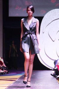 Lotuz by Yosep Sinudarsono La Rose Fall/Winter 2015 at Ballroom Raffles Hotel. Jakarta. 05/08/2015. [Foto: Mohammad Abduh/Wolipop]