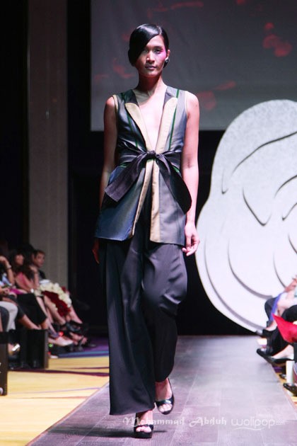 Lotuz by Yosep Sinudarsono La Rose Fall/Winter 2015 at Ballroom Raffles Hotel. Jakarta. 05/08/2015. [Foto: Mohammad Abduh/Wolipop]