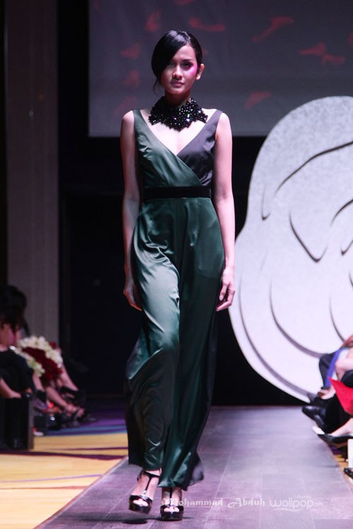 Lotuz by Yosep Sinudarsono La Rose Fall/Winter 2015 at Ballroom Raffles Hotel. Jakarta. 05/08/2015. [Foto: Mohammad Abduh/Wolipop]