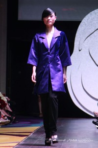 Lotuz by Yosep Sinudarsono La Rose Fall/Winter 2015 at Ballroom Raffles Hotel. Jakarta. 05/08/2015. [Foto: Mohammad Abduh/Wolipop]