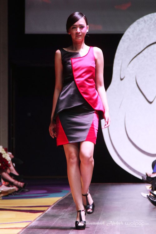 Lotuz by Yosep Sinudarsono La Rose Fall/Winter 2015 at Ballroom Raffles Hotel. Jakarta. 05/08/2015. [Foto: Mohammad Abduh/Wolipop]