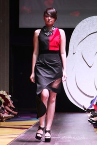 Lotuz by Yosep Sinudarsono La Rose Fall/Winter 2015 at Ballroom Raffles Hotel. Jakarta. 05/08/2015. [Foto: Mohammad Abduh/Wolipop]