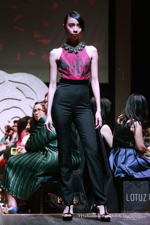 Lotuz by Yosep Sinudarsono La Rose Fall/Winter 2015 at Ballroom Raffles Hotel. Jakarta. 05/08/2015. [Foto: Mohammad Abduh/Wolipop]