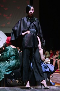 Lotuz by Yosep Sinudarsono La Rose Fall/Winter 2015 at Ballroom Raffles Hotel. Jakarta. 05/08/2015. [Foto: Mohammad Abduh/Wolipop]