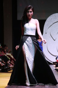 Lotuz by Yosep Sinudarsono La Rose Fall/Winter 2015 at Ballroom Raffles Hotel. Jakarta. 05/08/2015. [Foto: Mohammad Abduh/Wolipop]