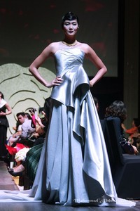 Lotuz by Yosep Sinudarsono La Rose Fall/Winter 2015 at Ballroom Raffles Hotel. Jakarta. 05/08/2015. [Foto: Mohammad Abduh/Wolipop]
