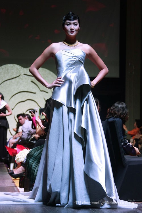 Lotuz by Yosep Sinudarsono La Rose Fall/Winter 2015 at Ballroom Raffles Hotel. Jakarta. 05/08/2015. [Foto: Mohammad Abduh/Wolipop]