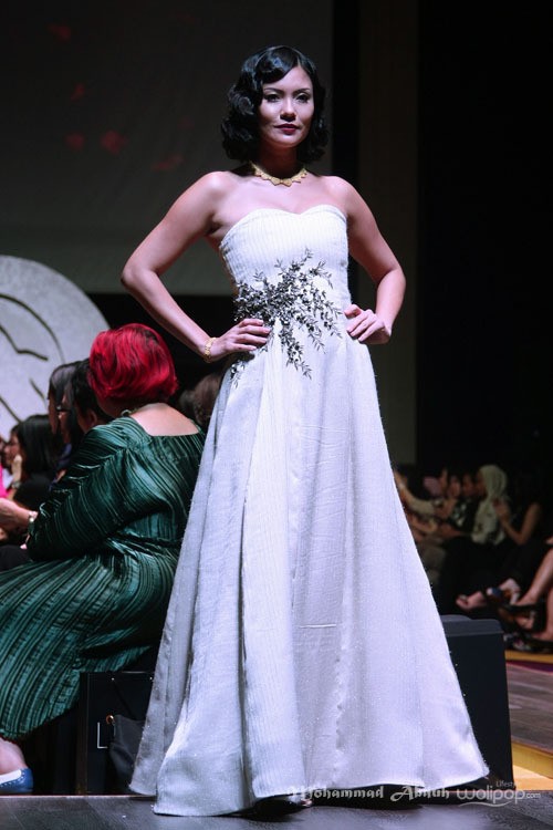 Lotuz by Yosep Sinudarsono La Rose Fall/Winter 2015 at Ballroom Raffles Hotel. Jakarta. 05/08/2015. [Foto: Mohammad Abduh/Wolipop]