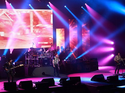 God Bless Tetap Nge-rock Lewat Konser Panggung Sandiwara