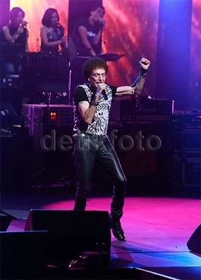 Konser Panggung Sandiwara: God Bless Belum Mati