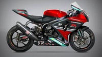 Motor dengan livery khusus ini terinspirasi dari livery merah dan hitam GSX-R 1986 asli yang ditunggangi Kevin Schwantz. Skema cat mencolok menghiasi motor yang ditunggangi Roger Hayden di AMA Superbike seri Indianapolis. Ist/Suzuki.