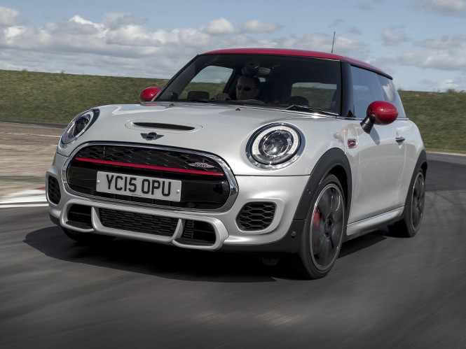 MINI Paling Dahsyat Beraksi di Track