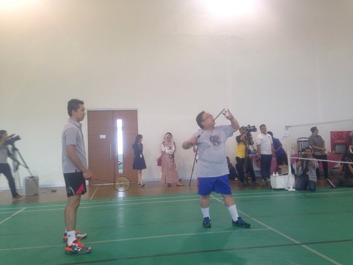 Minggu Pagi, Menkeu Badminton Bareng Rudi Hartono dan Taufik Hidayat
