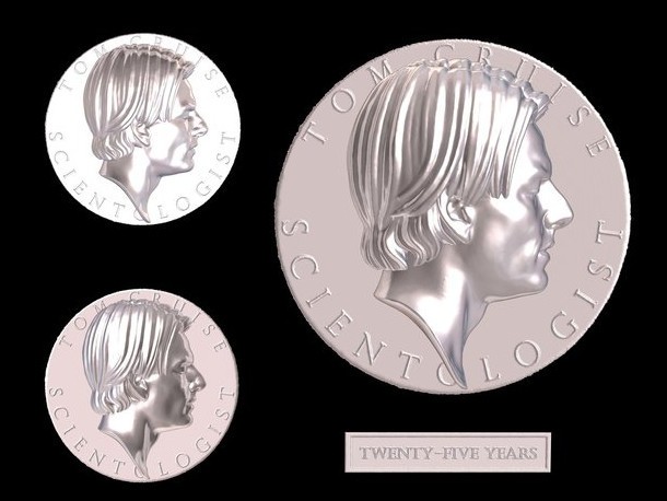 Hiii! Ada Patung Tom Cruise dari Kain Kafan Turin