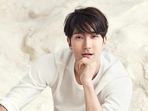 Siwon SuJu Komentari Hubungan Song Seung Hun dan Liu Yifei
