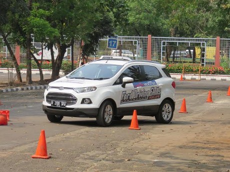 Menerapkan Defensive Driving Tidak Sulit, Lho