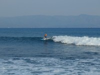 Beberapa spot di Pelabuhan Ratu, Sukabumi, Jawa Barat punya ombak yang jadi incaran peselancar kelas dunia. Pantai Cimaja adalah spot favorit surfer profesional (Sastri/detikTravel)